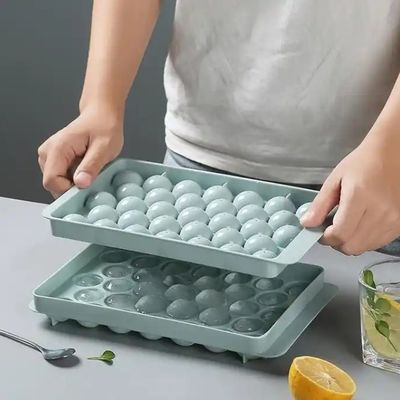 PP 33 洞窟 丸いボール アイスキューブ トレイ 球 プラスチック アイスボール メーカー 蓋付き 模具