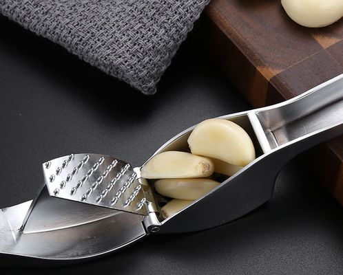 食品級 ガーリックプレス ミンサー ジンジャークラッシャー 皮革機 スプレッサー 16*3cm マルチ キッチン  Grater