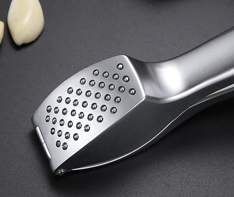 食品級 ガーリックプレス ミンサー ジンジャークラッシャー 皮革機 スプレッサー 16*3cm マルチ キッチン  Grater