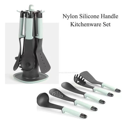 6 部 の ナイロン セット と 旋回 収納 台 を 用い て 器具 に 簡単に アクセス する